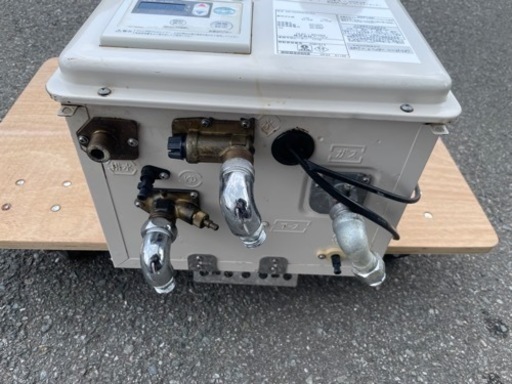 ■中古品 ノーリツガス給湯器 GQ-C2422WZD-FH 24号 2019年 都市ガス 動作問題なし■