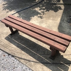 お渡し先決まりました。縁台、無垢材で重厚です。幅135高さ35奥行き25の画像