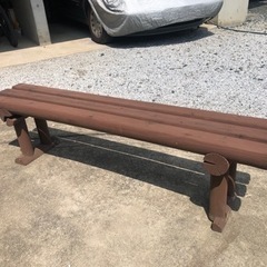 お渡し先決まりました。縁台、無垢材で重厚です。幅135高さ35奥行き25の画像