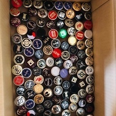 日本酒などのキャップ、空き瓶の画像