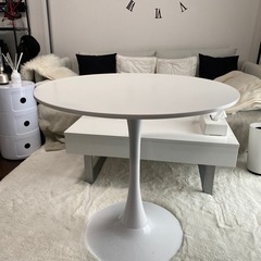 ダイニングカフェテーブル　購入時9980円の画像