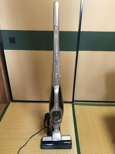 コードレス掃除機　HITACHI　PV-B200H
