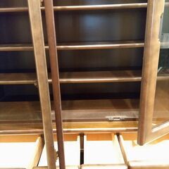 ☆食器棚☆松田家具☆上下分割できます☆ (にゃんこもふもふ