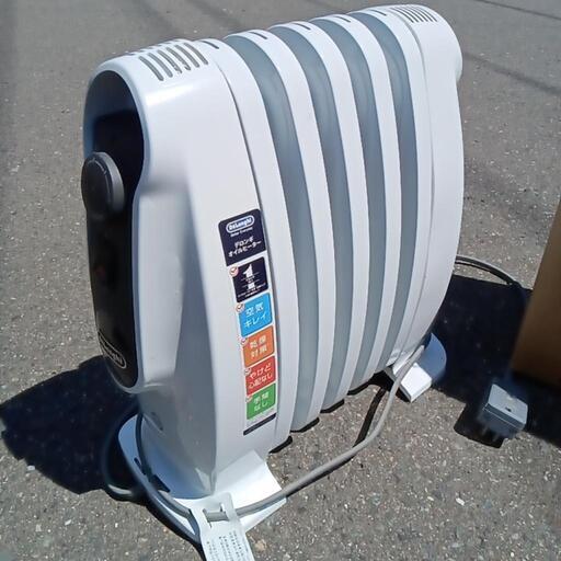 DeLonghi デロンギ オイルヒーター NJM0505 白 ホワイト 保存箱　ストーブ　暖房