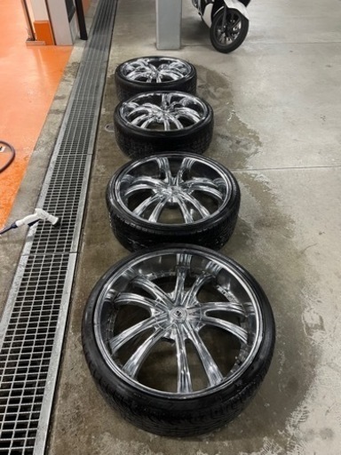 レグザーニ　24インチ４本　PCD 114.3 5H