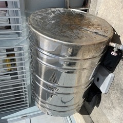 ステンレス貯水タンク