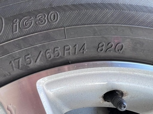 パッソ純正アルミ ヨコハマ スタッドレス 175/65R14 4本 5J ＋40 4H PCD100 