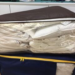 ニトリの夏・冬かけ布団と枕、幼児用布団などの画像