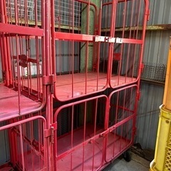【無料】とても頑丈なロールボックス/カゴ台車/2台セット/日本郵政/中間棚付き/観音扉/車輪ストッパー付きの画像