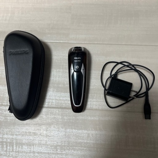 シェーバーS9000シリーズ　＋　洗浄充電器