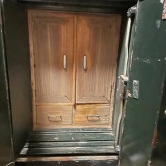 【あげます】古い大型金庫の画像