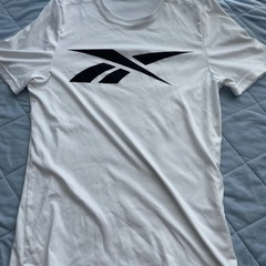 リーボック　Tシャツ　メンズ　Sサイズ