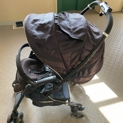 【再値下げしました】コンビ　ベビーカー　メチャカルハンディオート...