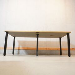 Kanademono(かなでもの)の人気シリーズTHE TABLE リノリウム× Black Steelです。大き目サイズはミーティングテーブルなどのオフィスワークに最適です♪DH201