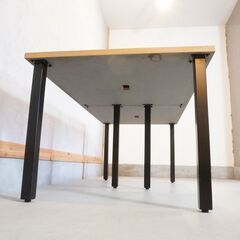 Kanademono(かなでもの)の人気シリーズTHE TABLE リノリウム× Black Steelです。大き目サイズはミーティングテーブルなどのオフィスワークに最適です♪DH201