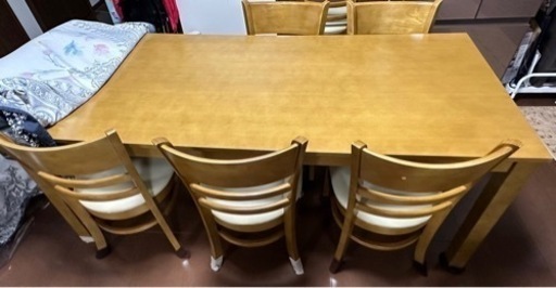 値下げ交渉可で6人がけダイニングテーブルとイスのセット