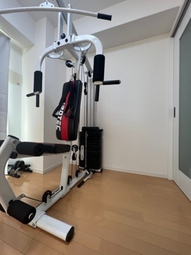 トレーニングマシーン