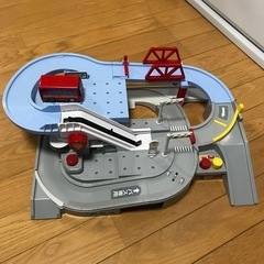 トミカ　くるくるバスタウン　箱無し