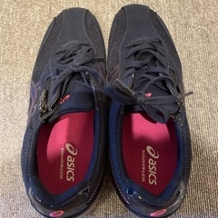 ほぼ新品　asics スニーカー 24cmの画像