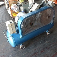 200V 7,5馬力　5.5KW 岩田　IWATA コンプレッサーの画像