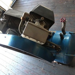 200V 7,5馬力　5.5KW 岩田　IWATA コンプレッサーの画像