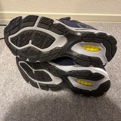 ほぼ新品　ヨネックス　スニーカー　23.5cmの画像