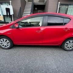 トヨタ　アクア　(ワンオーナー車)の画像