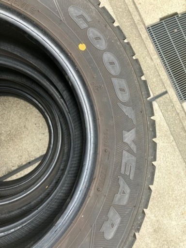 195/65R15バリ山スタッドレスタイヤ4本　プリウス、ノア、ヴォクシー、ステップワゴン等　ランクB