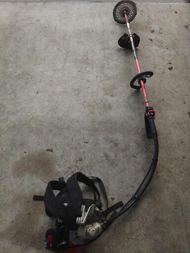 ゼノア 背負式刈払機 中古です