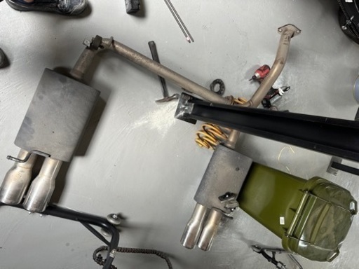 30プリウス tom’sマフラー 4本出し