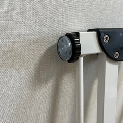 ベビーゲート　金属製　白色　中古の画像