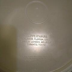 大きめのタッパー　TUPPERWAREの画像