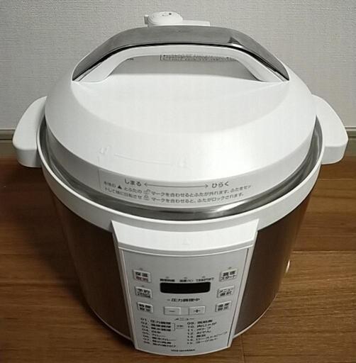 【値下げしました　交渉大歓迎　保証書付】電気圧力鍋 6.0L PC-EMA6-W ホワイト　アイリスオーヤマ　2021年製