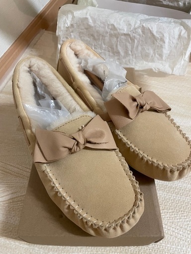 ローファー UGG W DAKOTA LETHER BOW