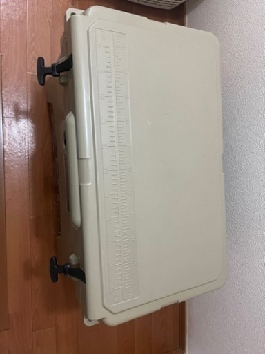 クーラーボックス42.5L