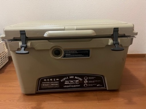 クーラーボックス42.5L