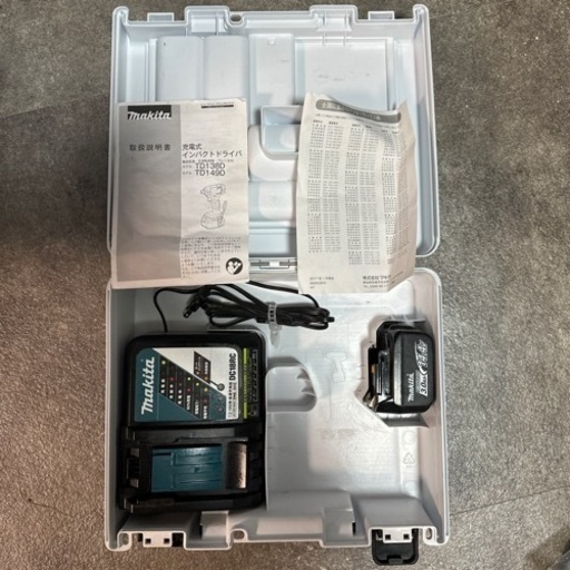 マキタ 急速充電器 DC18RC ケース付き　説明書付き
