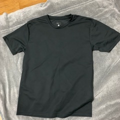 黒Tシャツ　