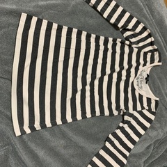 ボーダー柄　長袖シャツ