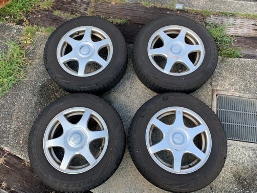 15インチスタッドレスタイヤ、ホイール付き