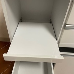 食器棚　の画像