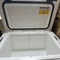 キャンプ用クーラーボックス 42.6リットルの画像