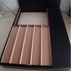 ダブルベッドの画像