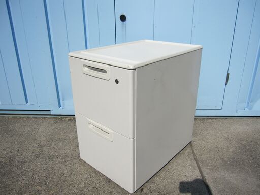 2段ワゴン　ホワイト　プラス製　鍵無し・作成可能880円/本
