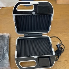  激安！15400購入、2回のみ使用 ワッフル＆ホットサンドベーカー (ＶＷＨ−５０)の画像