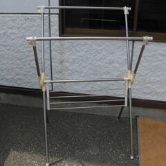 JM17556)物干し台 折り畳可能 幅：約91.5～169.5...