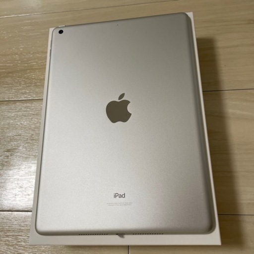 iPad(9世代)　Wi-Fiモデル　64GB / Smart　Keyboard