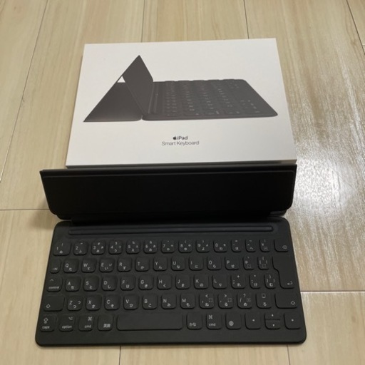 iPad(9世代)　Wi-Fiモデル　64GB / Smart　Keyboard