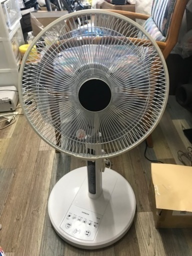 【美品】日立 HITACHI リモコン付き扇風機 風量4段階 HEF-110R 2016年製