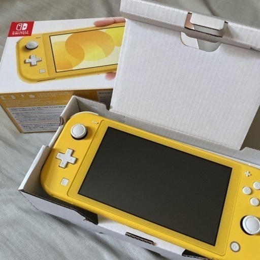 任天堂 Nintendo　Switch　Lite（黄色）+ゲーム